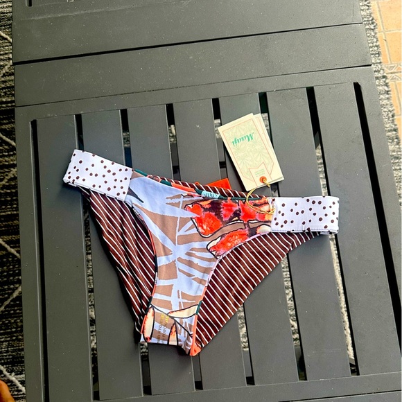 (BOTTOMS) Maaji Sandy Docks Reversible Bikini Bottoms. - Picture 7 of 11